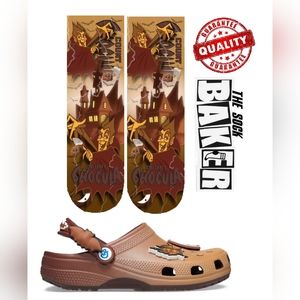 Count chocolate crocs socks
